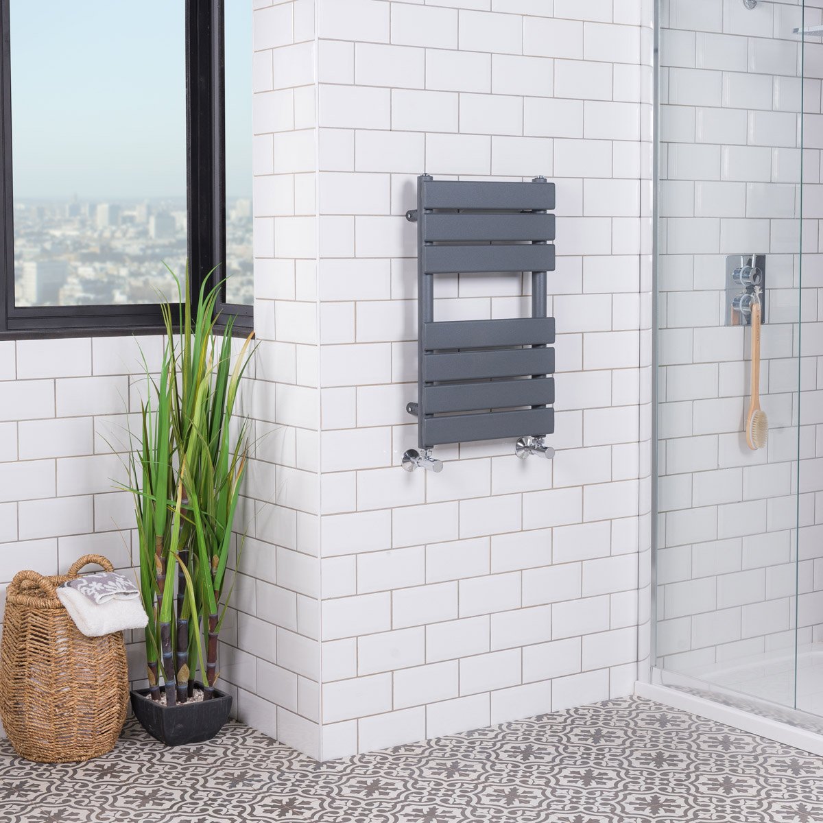 iBathUK 650 x 400 Curved Heated Towel Rail Chrome Bathroom Radiator 
